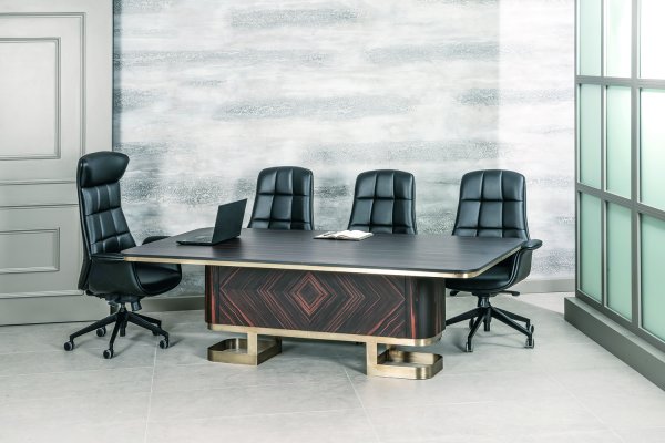 Passion Meeting Table